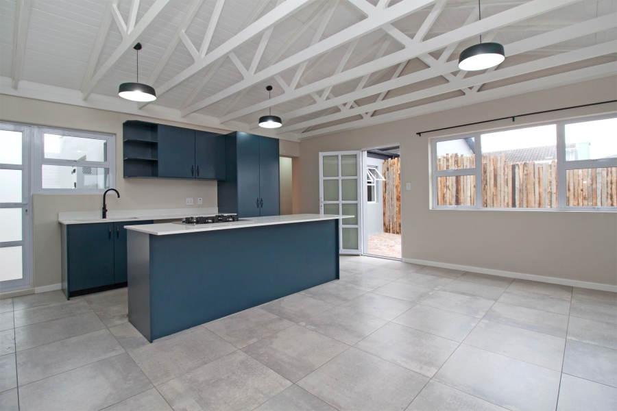 To Let 3 Bedroom Property for Rent in Sunnydale Western Cape